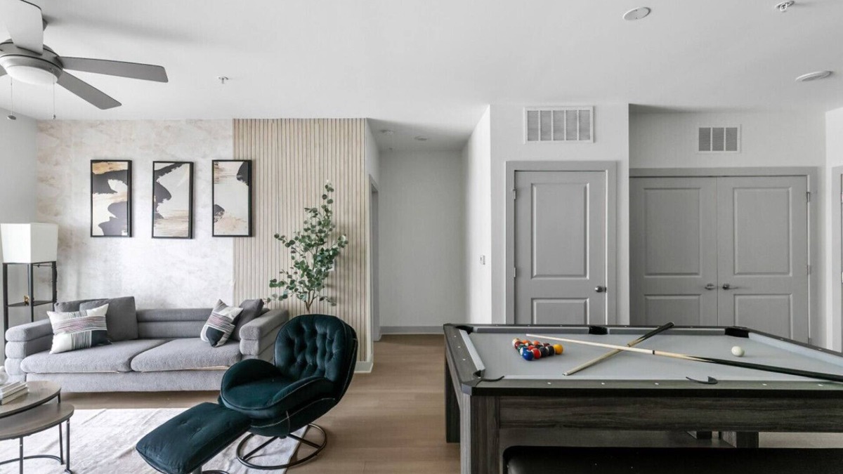 Forest Park Apartment | Urban Elegance: 3BR Condo Experience 06