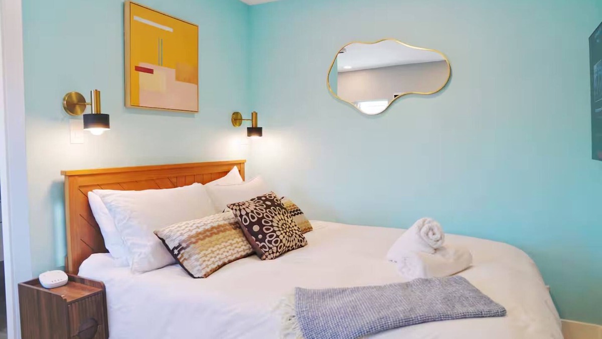 Cherryland Apartment | Urban Escape, Small Private Condo Near SF 22421A