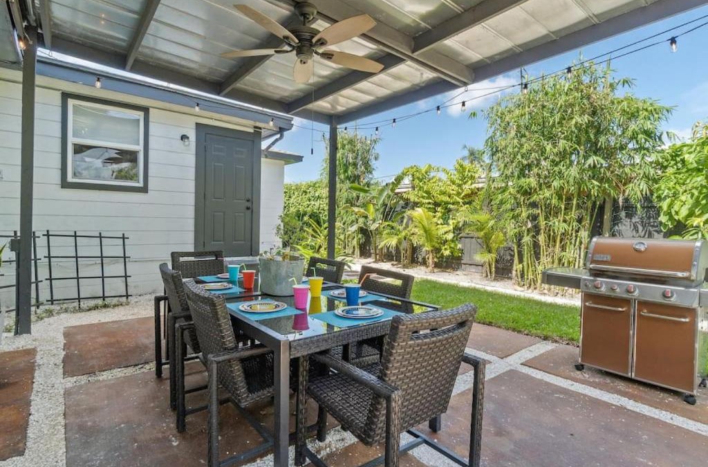 Historic Kenwood House | Urban Get-A-Way in Historic St Pete EAT SHOP PLAY