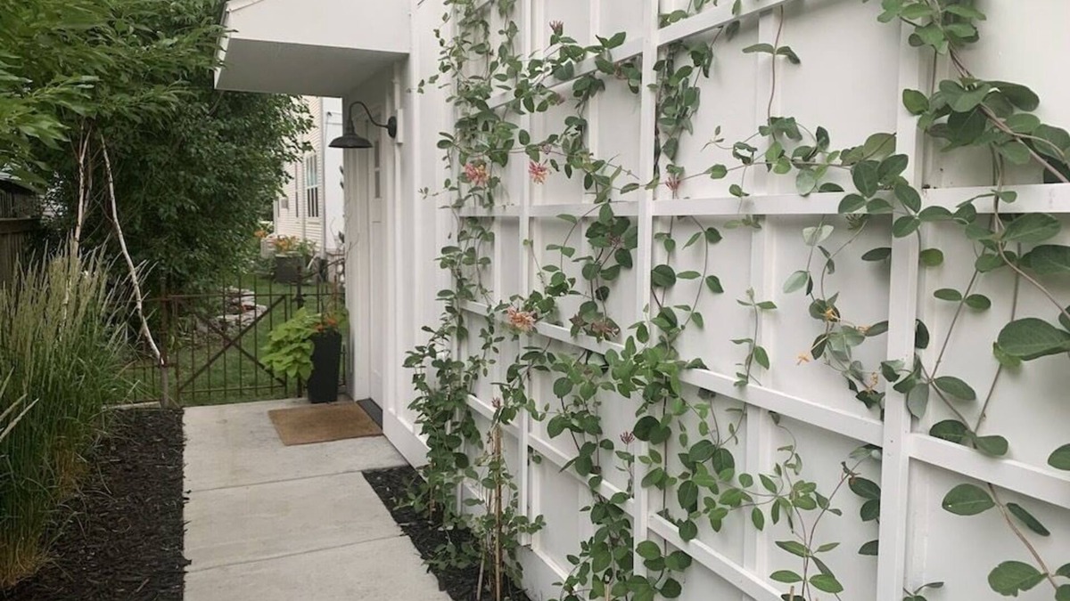 Ecco Apartment | Urban Lifestyle, Lakes District of MPLS! Quiet Family Neighborhood, 1BR, 1BA