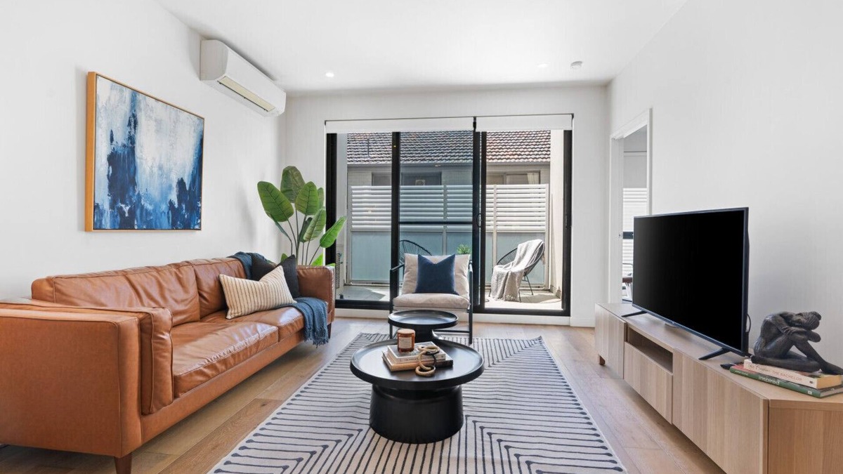 Caulfield East Apartment | Urban Living at Its Best