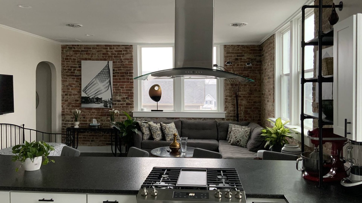 Cicero Apartment | Urban Living in Charming Small Town