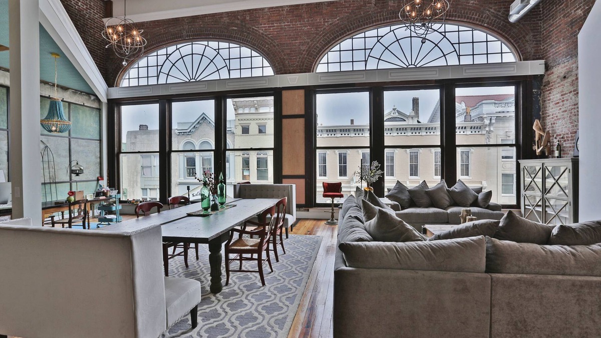 Shelbyville Apartment | Urban Loft 5,000 SqFt. Sleeps 17 Next to Frankfort Distilleries,PERFECT LOCATION