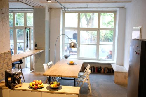 Neukoelln Apartment | Urban Loft in Vibrant Kreuzkölln