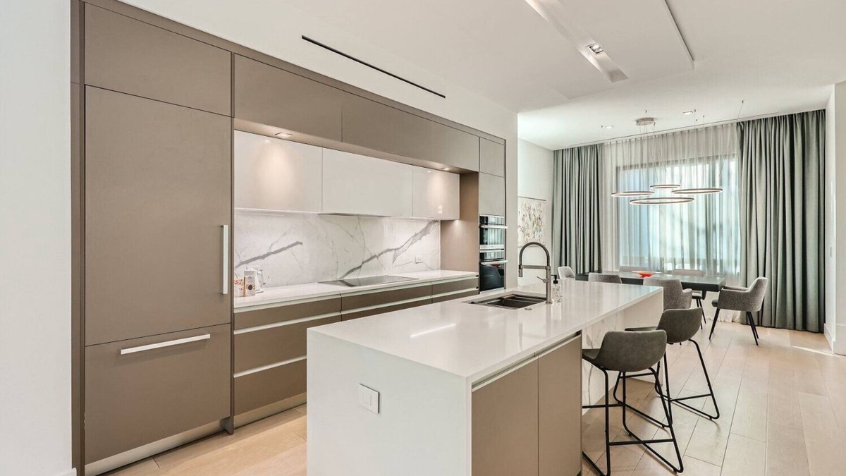 Wilmore House | Urban Modern Abode in SouthEnd Charlotte (with EV Charger)