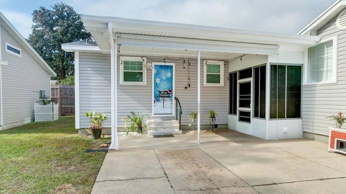 Fairfax Apartment | Urban Nest for Two Cozy Jax Hideaway Unit 2