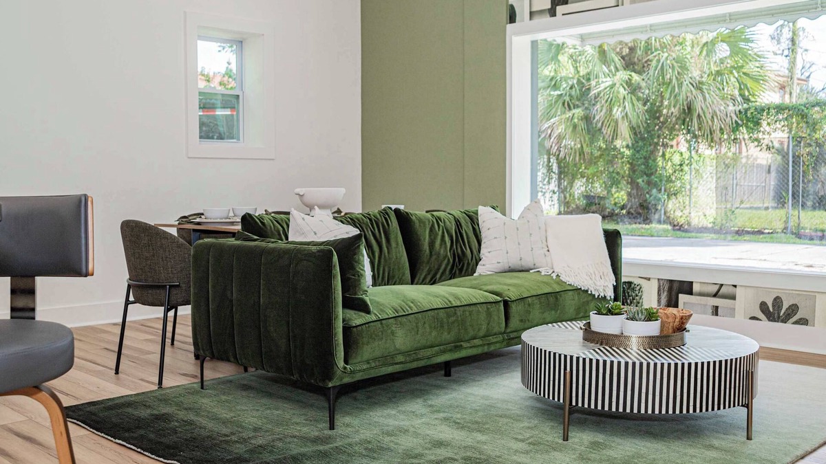 Springfield House | Urban Oasis - A Newly Renovated 4BR Dream!