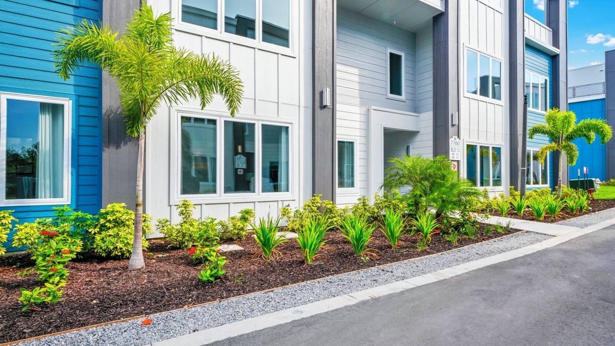Reunion House | Urban Oasis Condo near Disney with Resort & Waterpark Access - B13-109