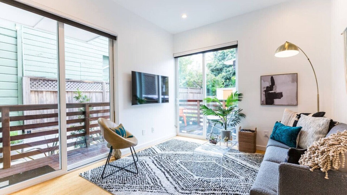 Bernal Heights Condo | Urban Oasis! Modern Mission-Bernal 2BR, 30+ Nights
