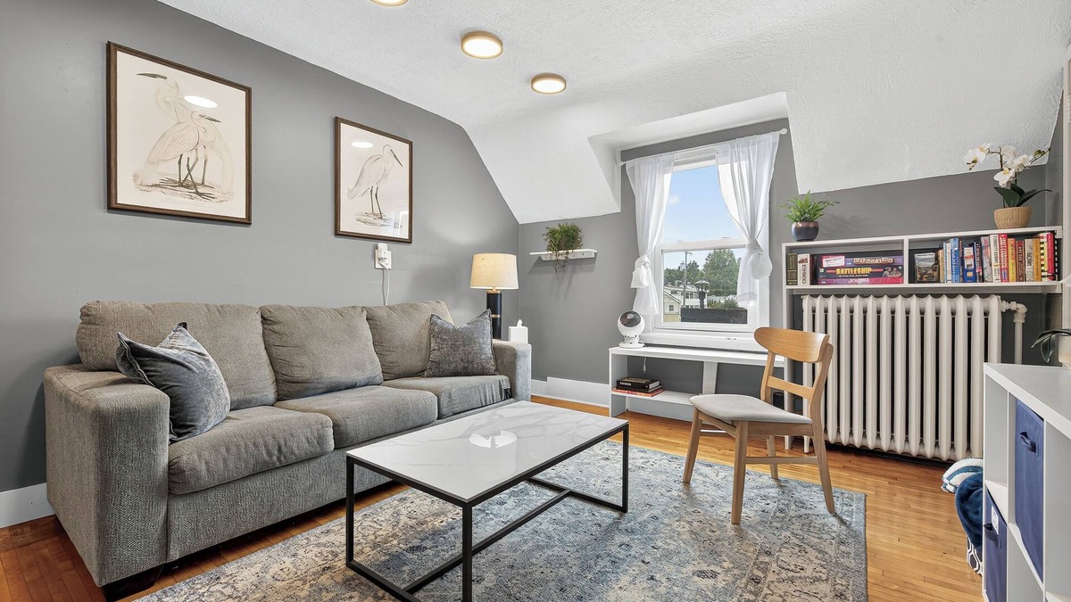 Nokomis Apartment | Urban Retreat 1BD + Sleeper Sofa Sleeps 4 Close to Airport & Downtown