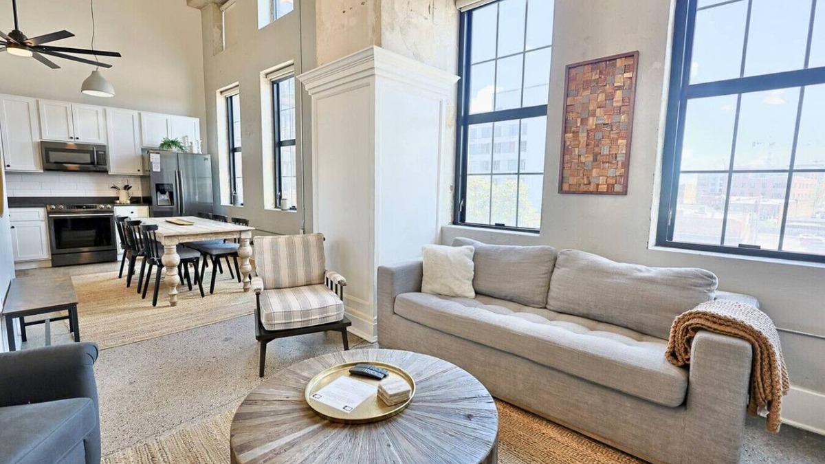 Old City Condo | Urban Retreat w/Downtown Views