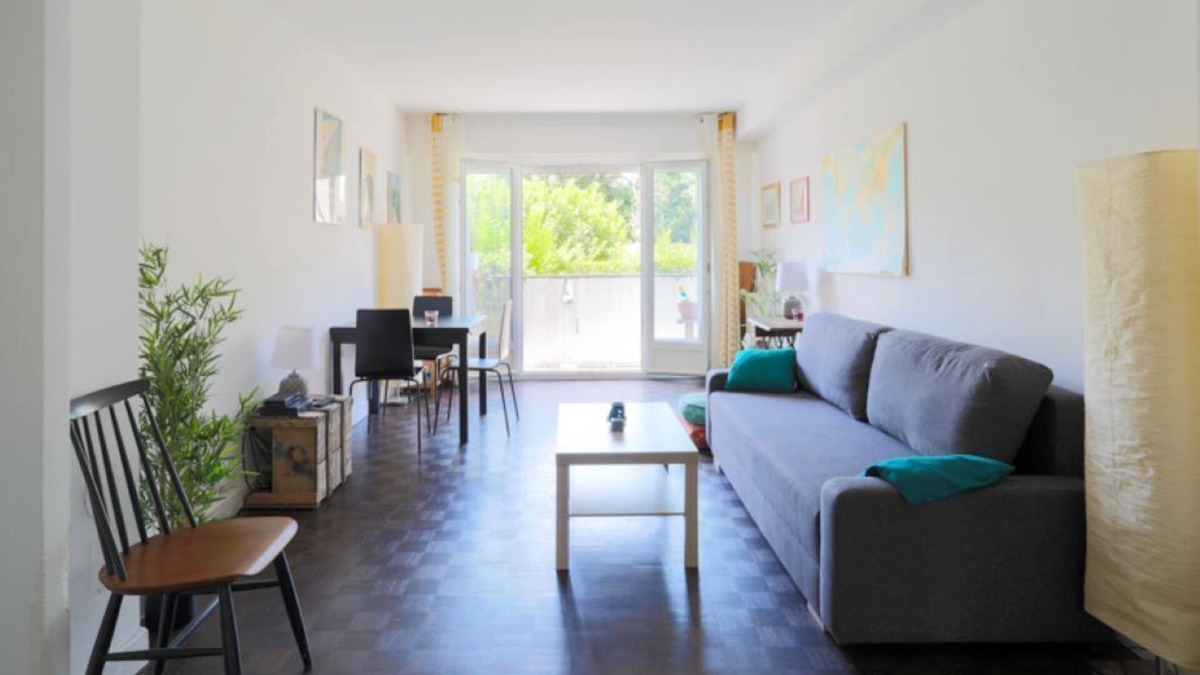 Levriere - Haye aux Moines Apartment | Urban Serenity