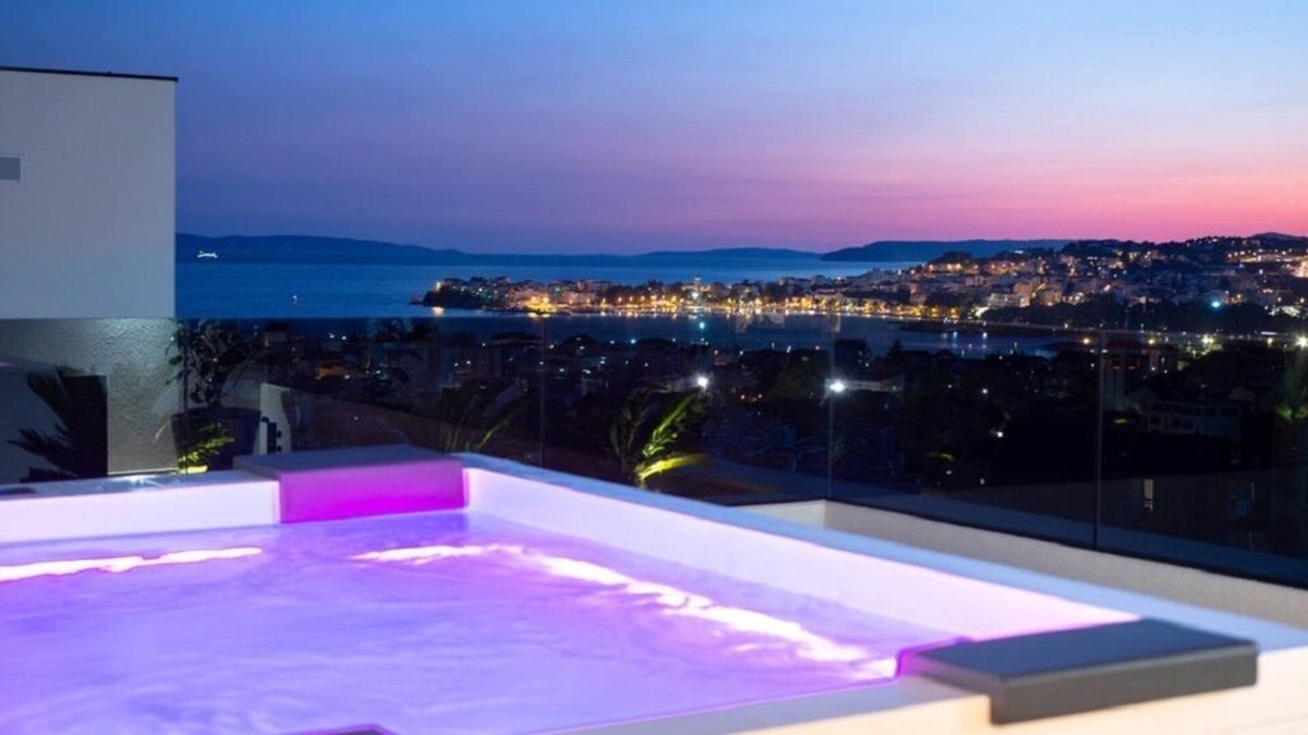 Strozanac Villa | Urban Villa with pool and hot tub, close to beaches and city of Split