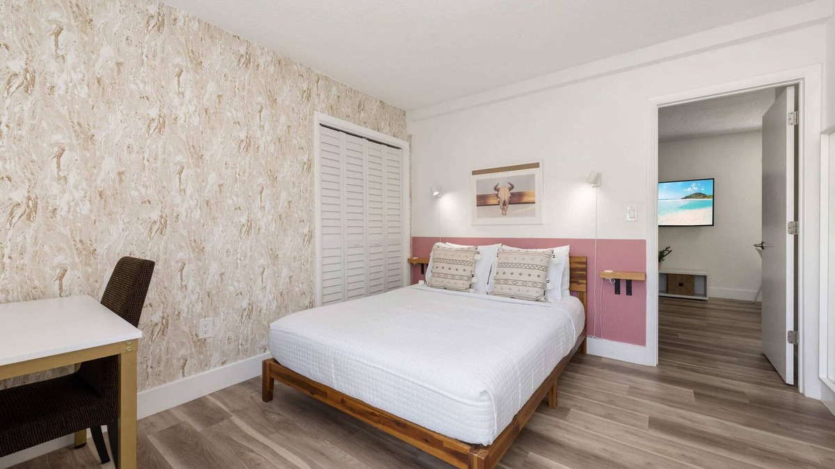 The Roads Apartment | URBAN4-2 | relax after exploring like a chic local