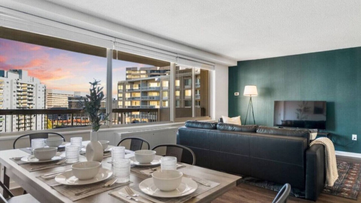 Crystal City Apartment | UrbanDelight Crystal City Mins to DC Free Parking