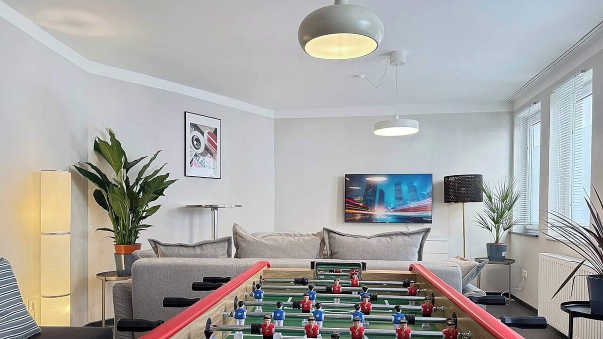 Diemershalde House | Urbanes Stgt Retreat – 13 Pers., PS5 & Patio