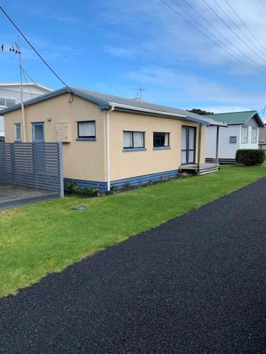 Urenui House | Urenui Beach Bach