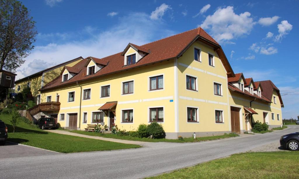 Zwettl Apartment | Urlaub am Bauernhof Weichselbaum