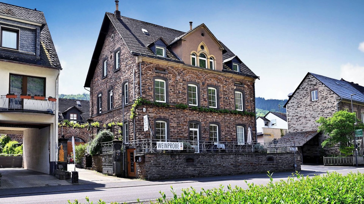 Ernst Apartment | Urlaub im Weingut Direkt an der Mosel, 2 Schlafzimmer, 2 Badezimmer