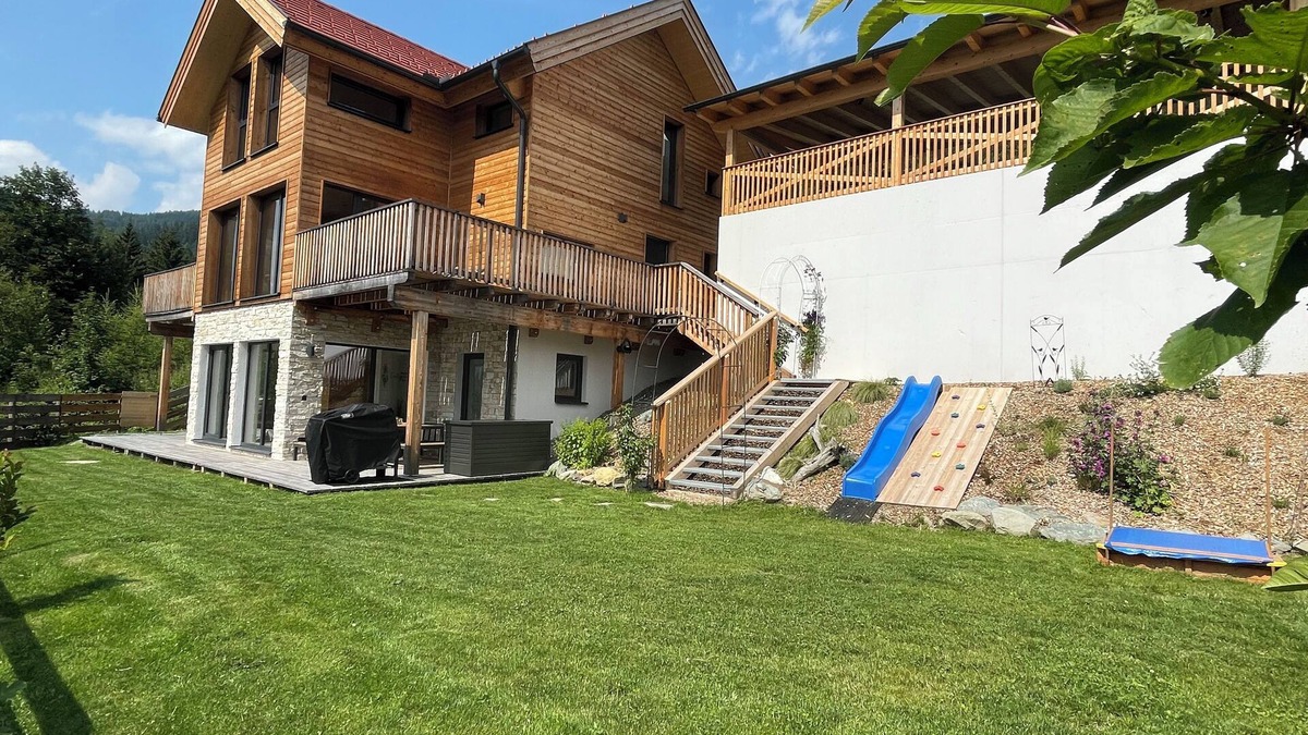 Auen Ski Chalet | Urlaub mit dem besonderen Flair - perfekt für Sommer- und Winteraktivitäten.