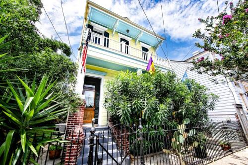 Treme House | Ursulines Historic Creole Mansion Steps to QTR Historic Getaways W Pool