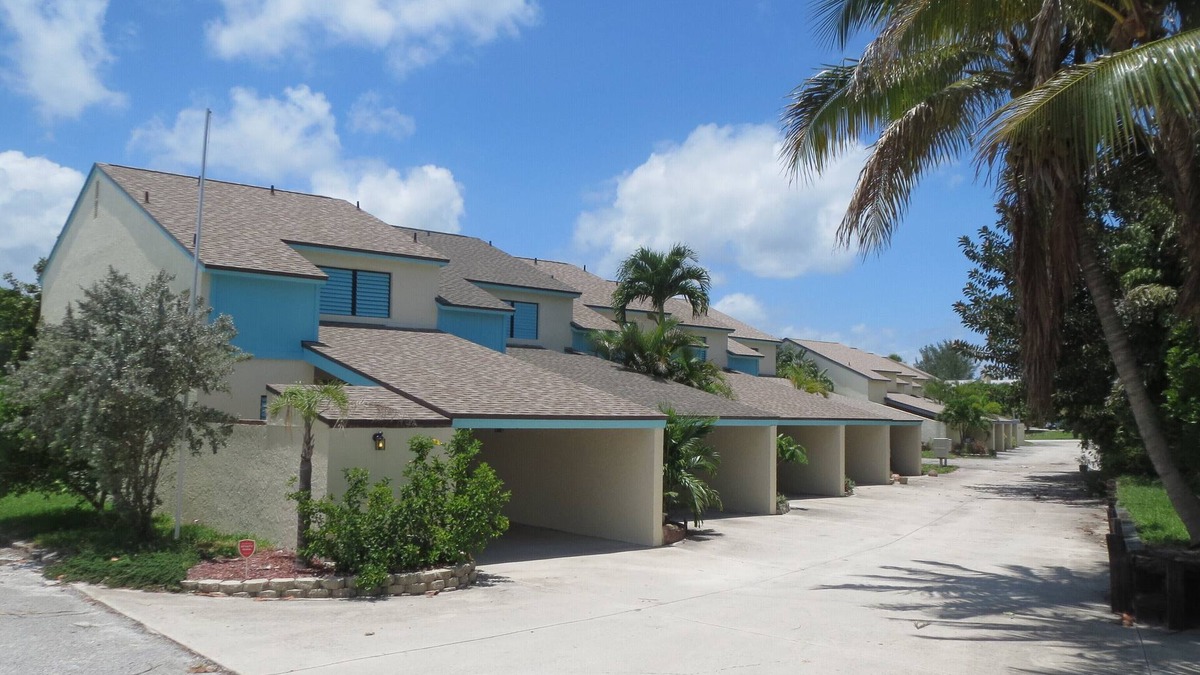 Fort Pierce Shores House | Upgraded Private Townhouse Location For Beach Vacationing In Comfort