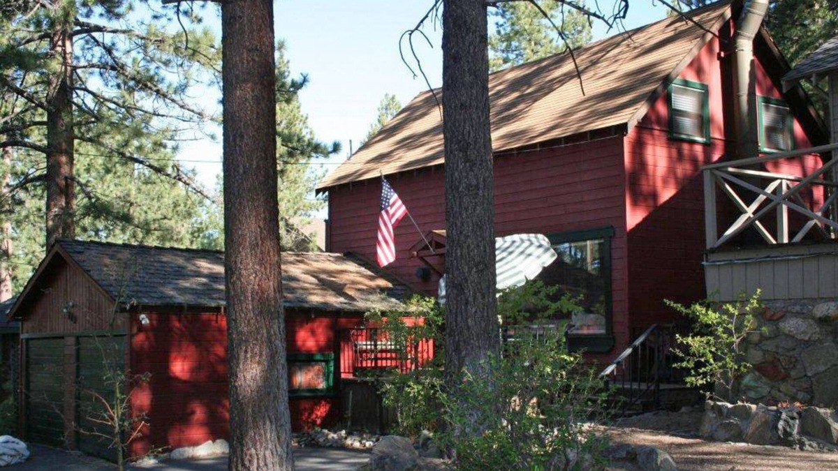 Elk Point Cabin | Classic Lake Tahoe Home at Elk Point, Roundhill-Zephyr Cove, NV near Stateline