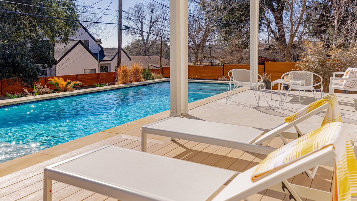 Parker Lane House | UT Football Fave - Pool, Hot Tub, BBQ Grill, Yard