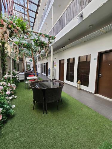 Taman Pertama Hotel | V Garden Hotel by Minsu