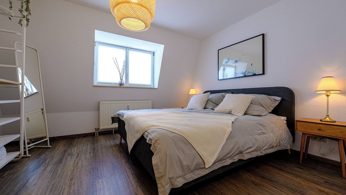 Neustadt an der Weinstrasse Apartment | Vacation apartment with sunny balcony & parking space