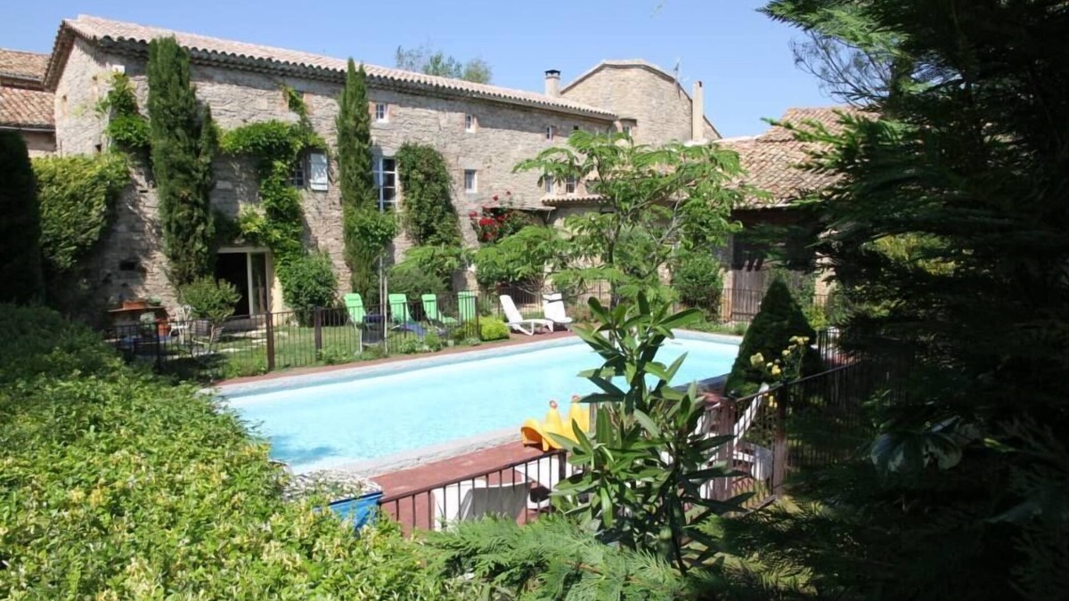 Saint-Cesaire-de-Gauzignan Cottage | "Vacances chez l'antiquaire" JACUZZI - SWIMMING POOL " 10 CH. 15 PERS -400 M2