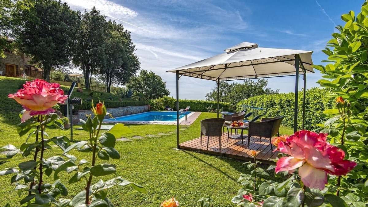 Civitella in Val di Chiana House | Vacation home for 9 guests with 350m² in Civitella In Val Di Chiana (295197)