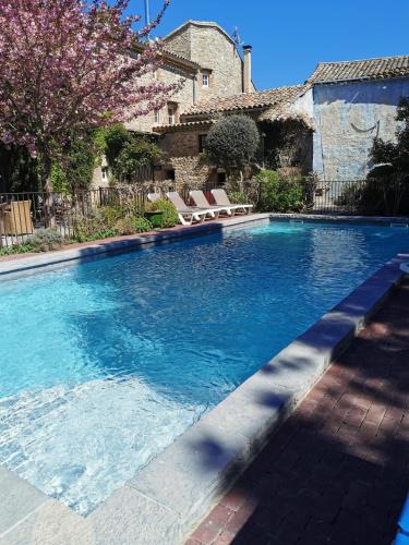 Saint-Cesaire-de-Gauzignan House | Vacances chez l'antiquaire 15 personnes 10 chambres