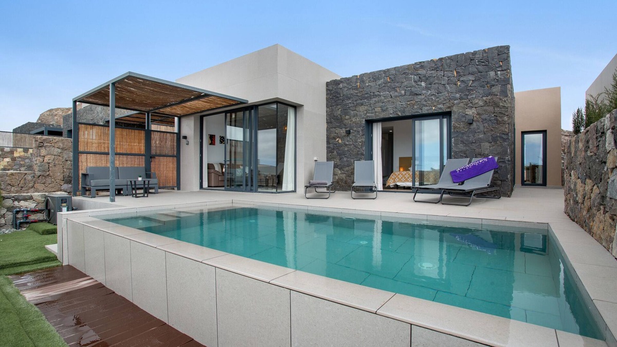 San Bartolome de Tirajana Villa | Vacation Villa 'Yucas 13' with Sea View, Wi-Fi and Air Conditioning