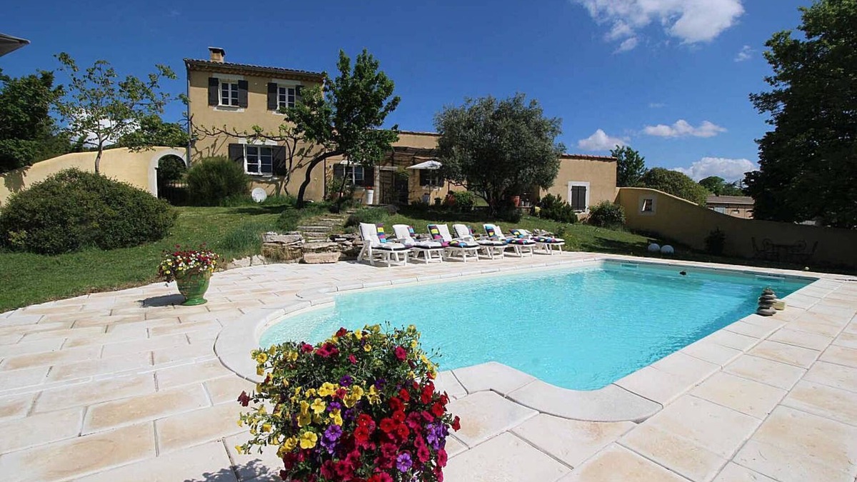 Saint-Martin-de-Castillon House | Vacation home in the Luberon in the heart of nature, private pool.