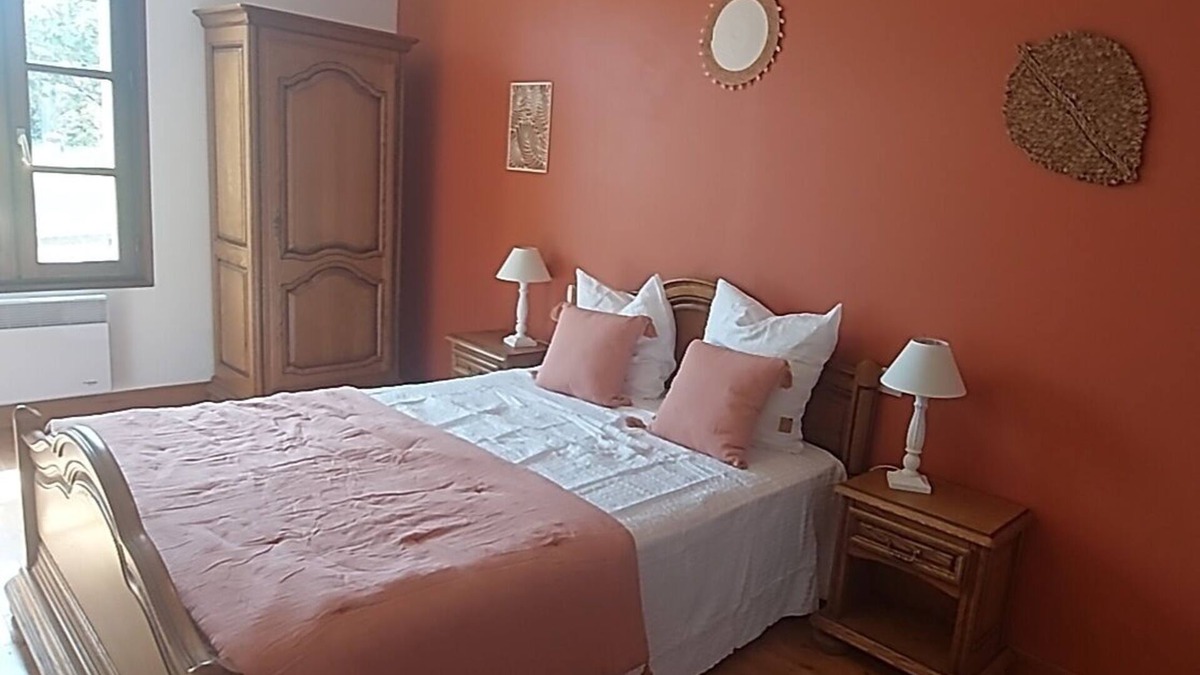 Saint-Genes-de-Castillon House | Vacation Home