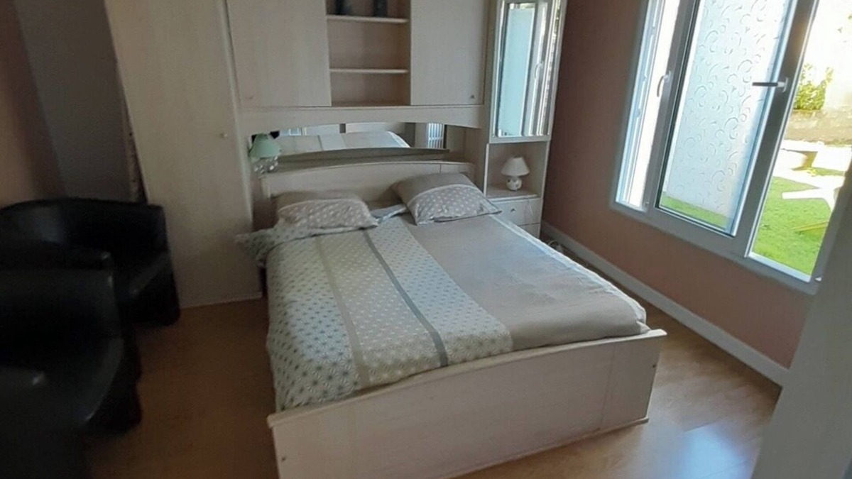 Saint-Jouan-des-Guerets Apartment | Vacation studio summer 2025 near St Malo, Mt St Michel, Dinan and Cancale