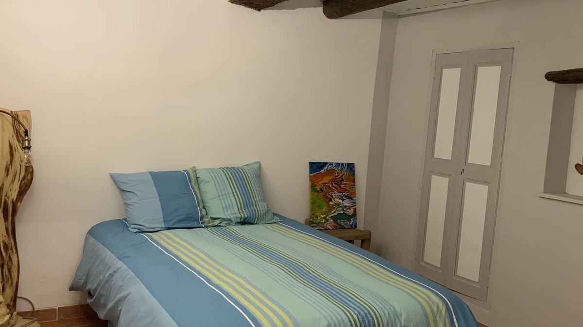 Saint-Pierre-de-Vassols Apartment | Vacation apartment near Mt Vetoux, in the heart of a small Provencal village