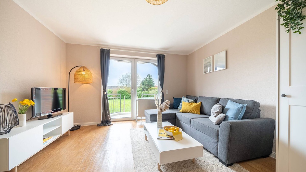 Cappel-Neufeld Apartment | Vacation apartment Hansekogge 2-3 - picturesque and stylish.