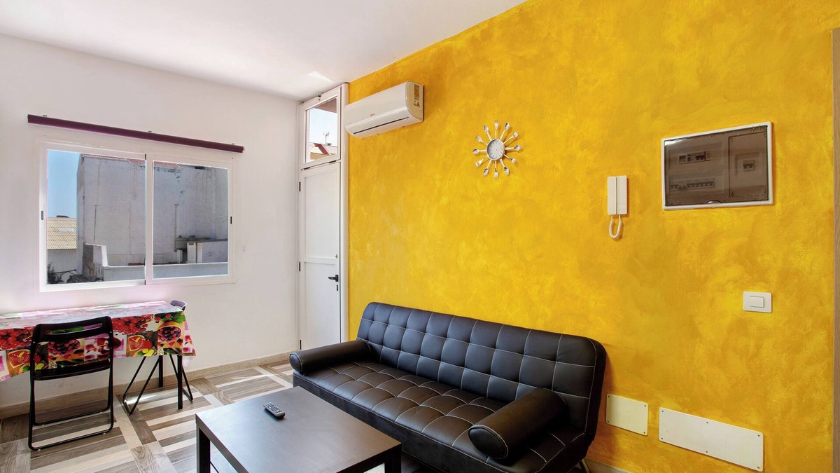 Vecindario Apartment | Vacation Apartment 'Apartamento C Para 2 En Vecindario' with Private Terrace and Wi-Fi