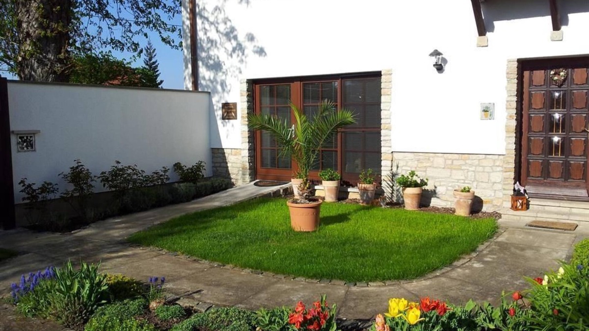 Geusa Apartment | Vacation apartment "Am Geiseltal" Valley of the Bee-eaters - Barrier-free vacation apartment