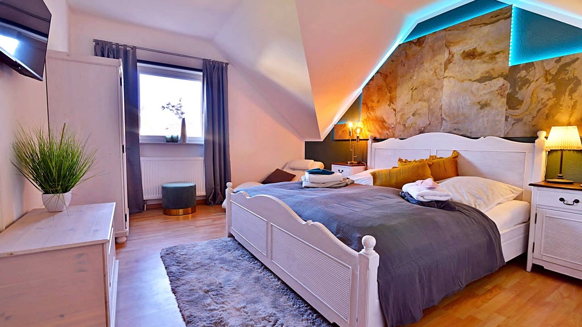 Alach Apartment | Vacation apartment Am Wäldchen