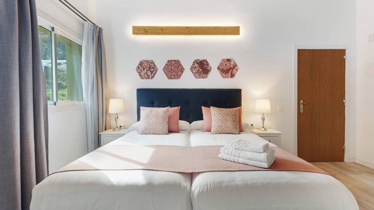 Tegueste Apartment | Vacation Apartment 'Casa Lomo El Aire Aceviño' with Sea View, Shared Pool and Wi-Fi