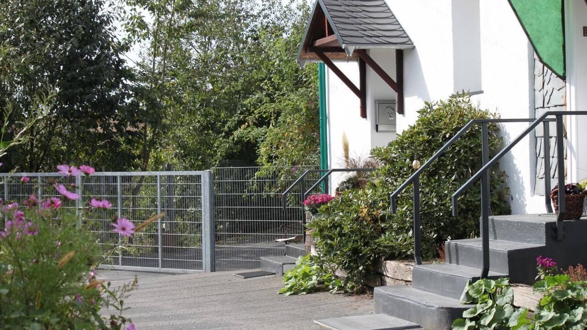 Hueckeswagen Apartment | Vacation apartment in a quiet, idyllic location