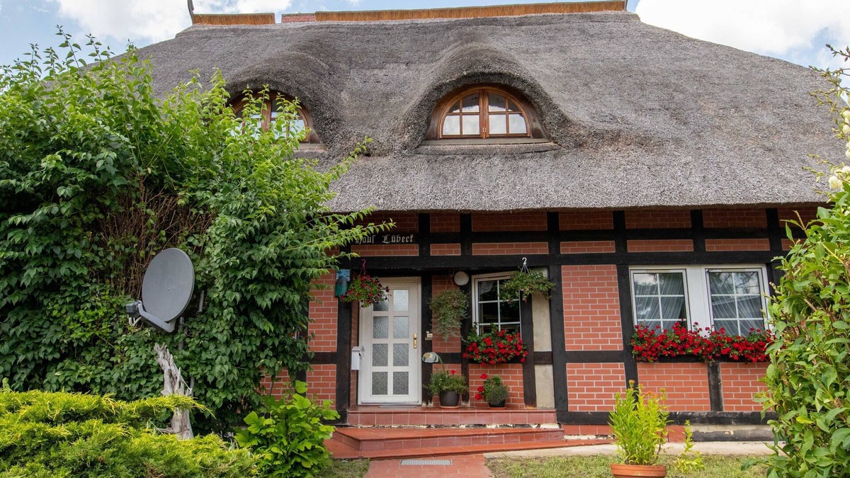 Penzlin Apartment | Vacation apartment Haus Lübeck - Holiday apartment 1