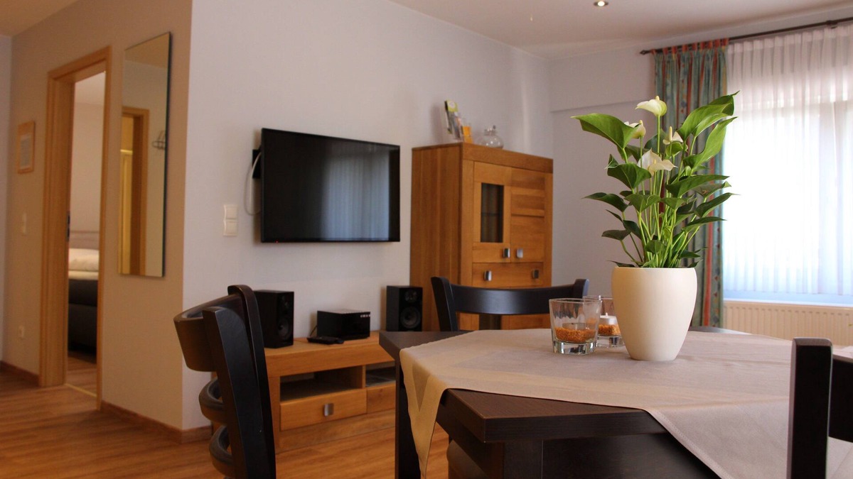 Nickenich Apartment | Vacation apartment/hiking/sightseeing