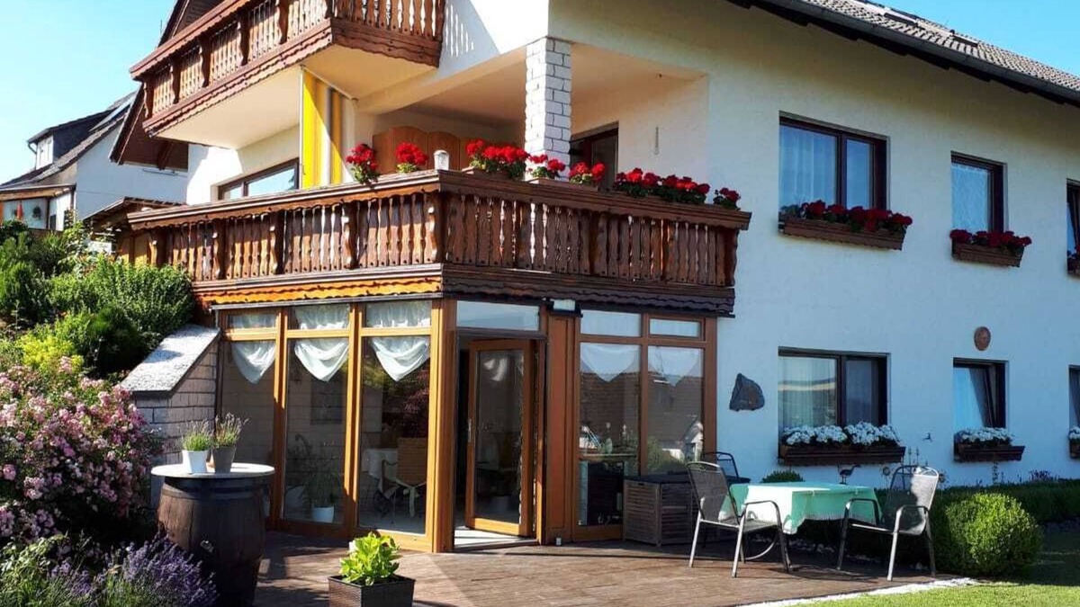 Waldeck House | Vacation apartment I