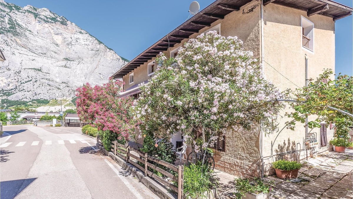 Pergolese Apartment | Vacation apartment in a farmhouse in Pergolese, a village in the province of Trento in the valley Va
