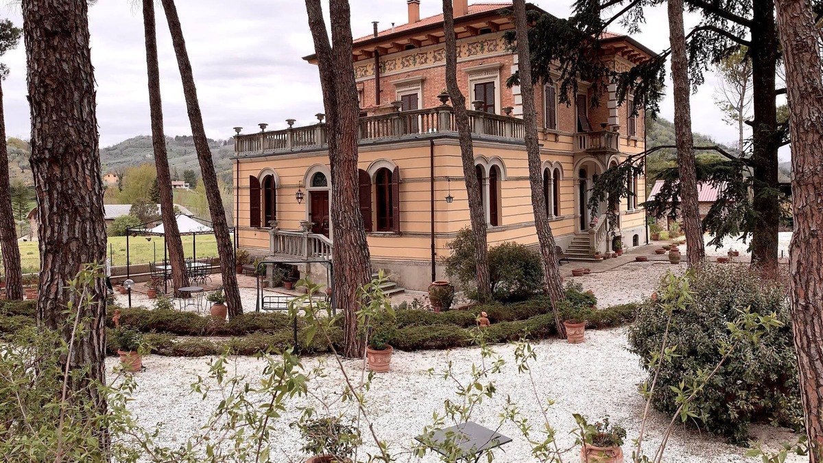 Foligno Apartment | Vacation Apartment La Dimora del Musicista with Mountain View, Wi-Fi & Garden