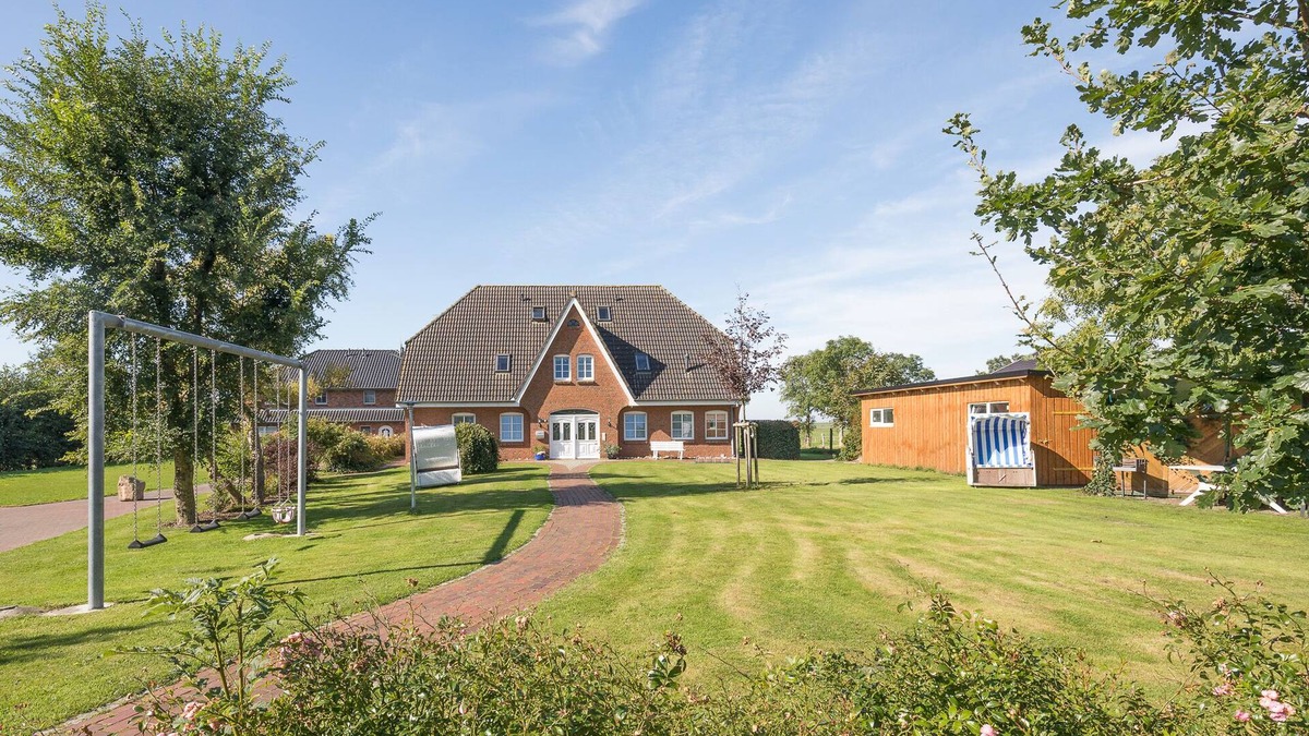 West Husum Apartment | Vacation apartment Maashof Godewind in Husum for up to 6 people